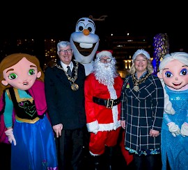Festive fever! Town hall sparkles for Rochdale’s Christmas switch on